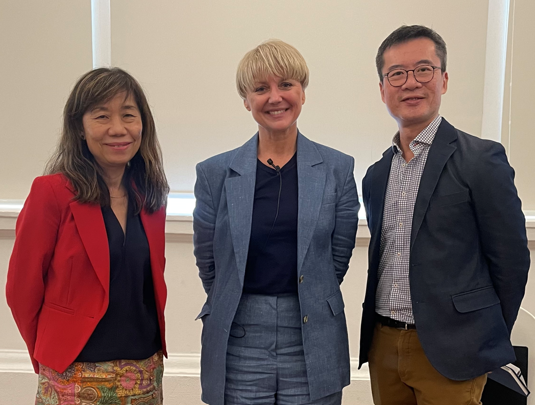 This is the alt text